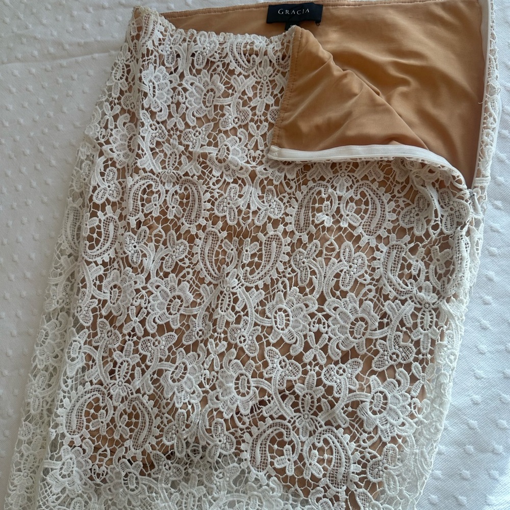 Gracia Cream Lace Pencil Skirt